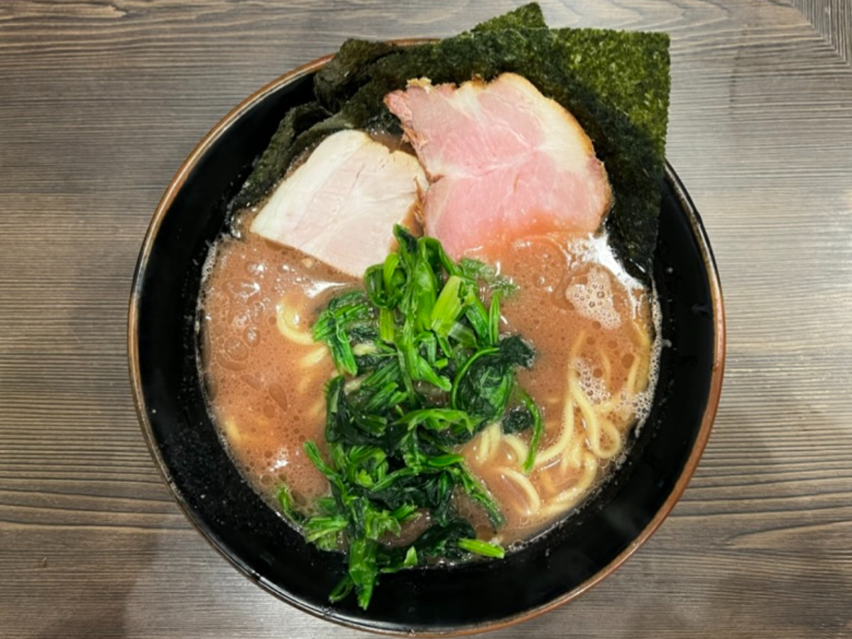 武道家本店ラーメン並桜スモークチャーシュー