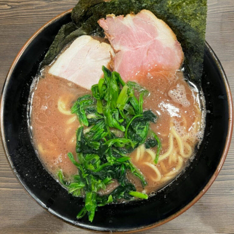 武道家本店ラーメン並桜スモークチャーシュー