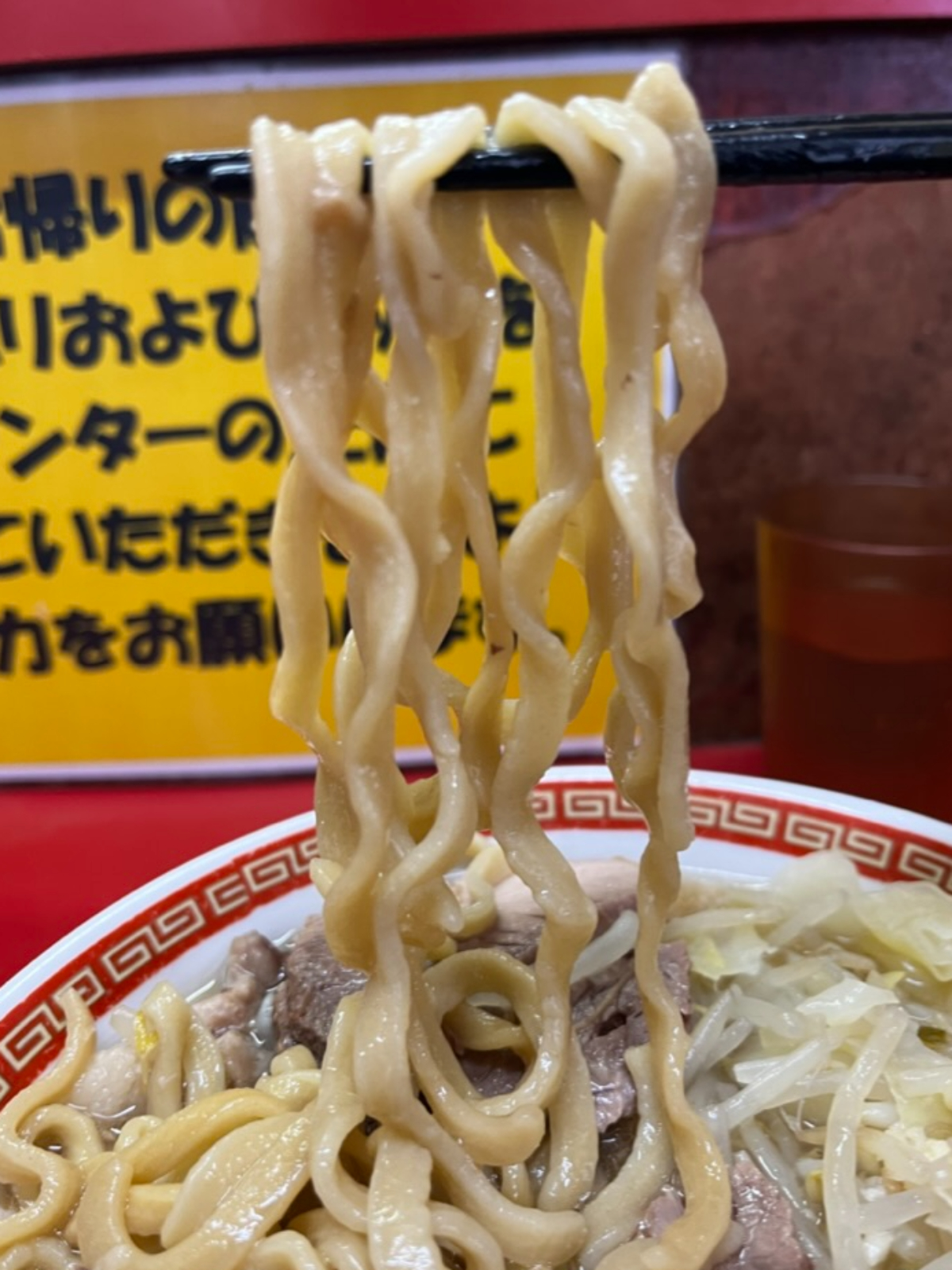 ラーメン二郎目黒店麺上げ