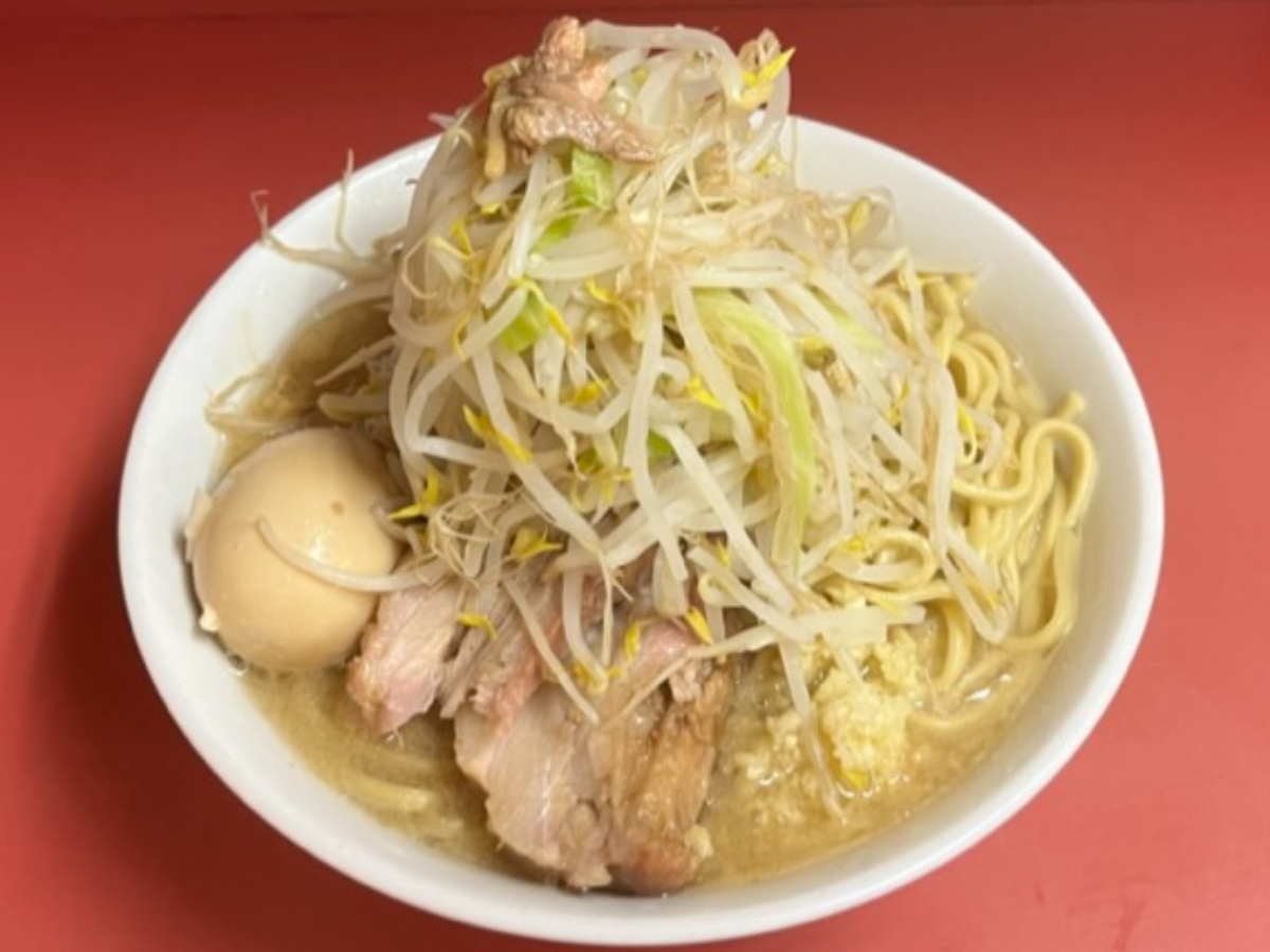 ラーメン二郎ひばりヶ丘駅前店小ラーメン味付けタマゴ