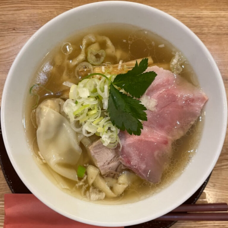 手打ち正麺Hachimitsuしなそば