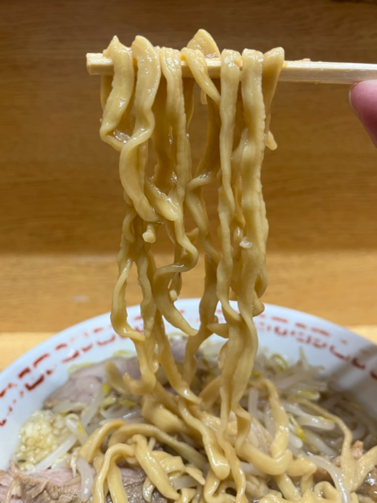 ラーメン二郎環七新新代田店麺上げ