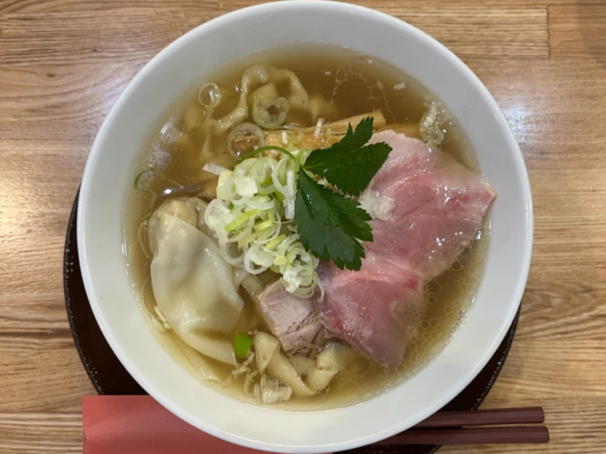 手打ち正麺Hachimitsuしなそば