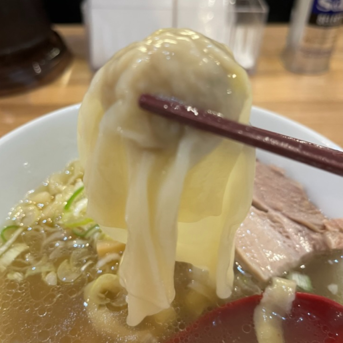 手打ち正麺Hachimitsuワンタン