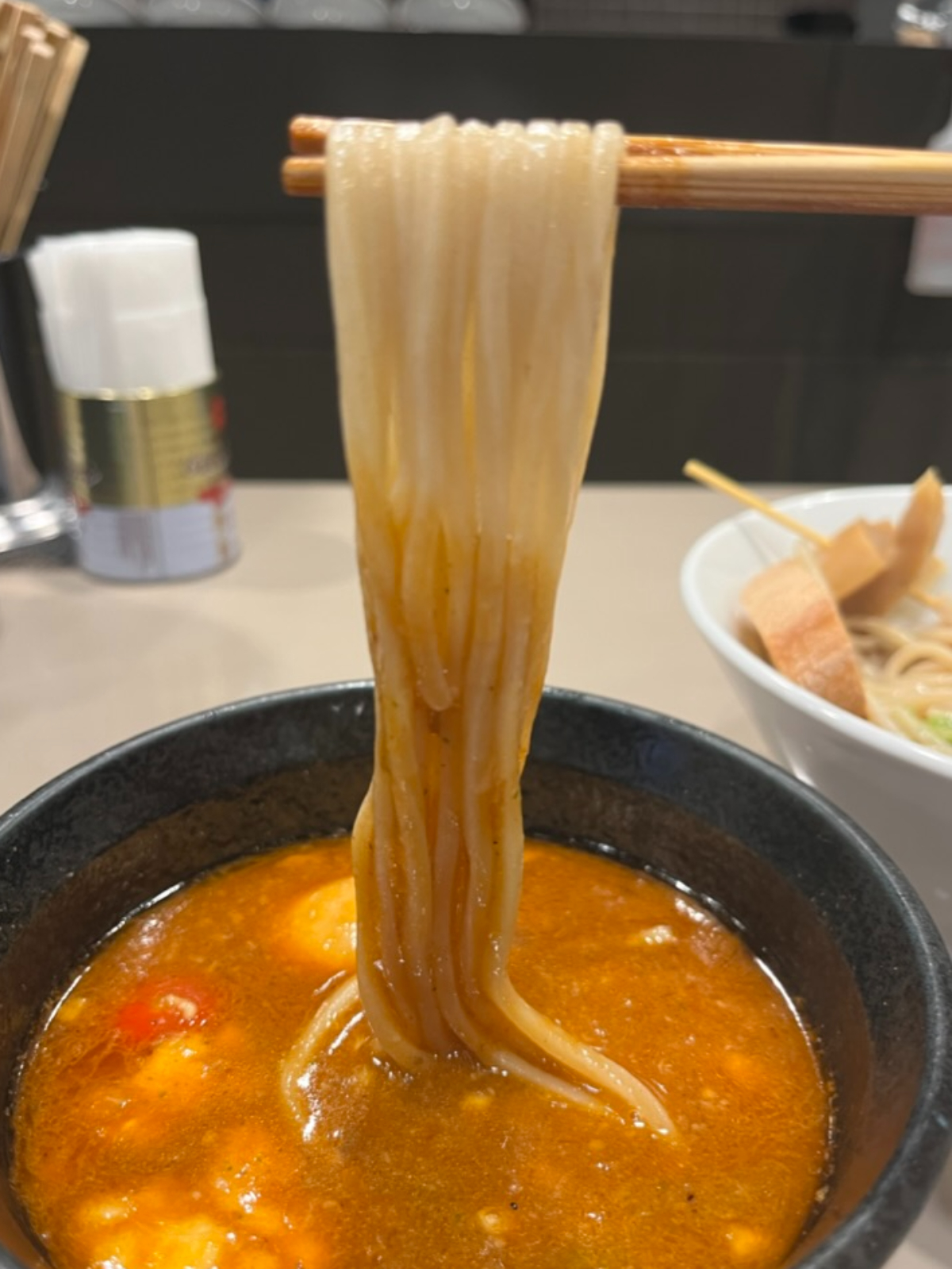 つけ麺五ノ神製作所麺上げ