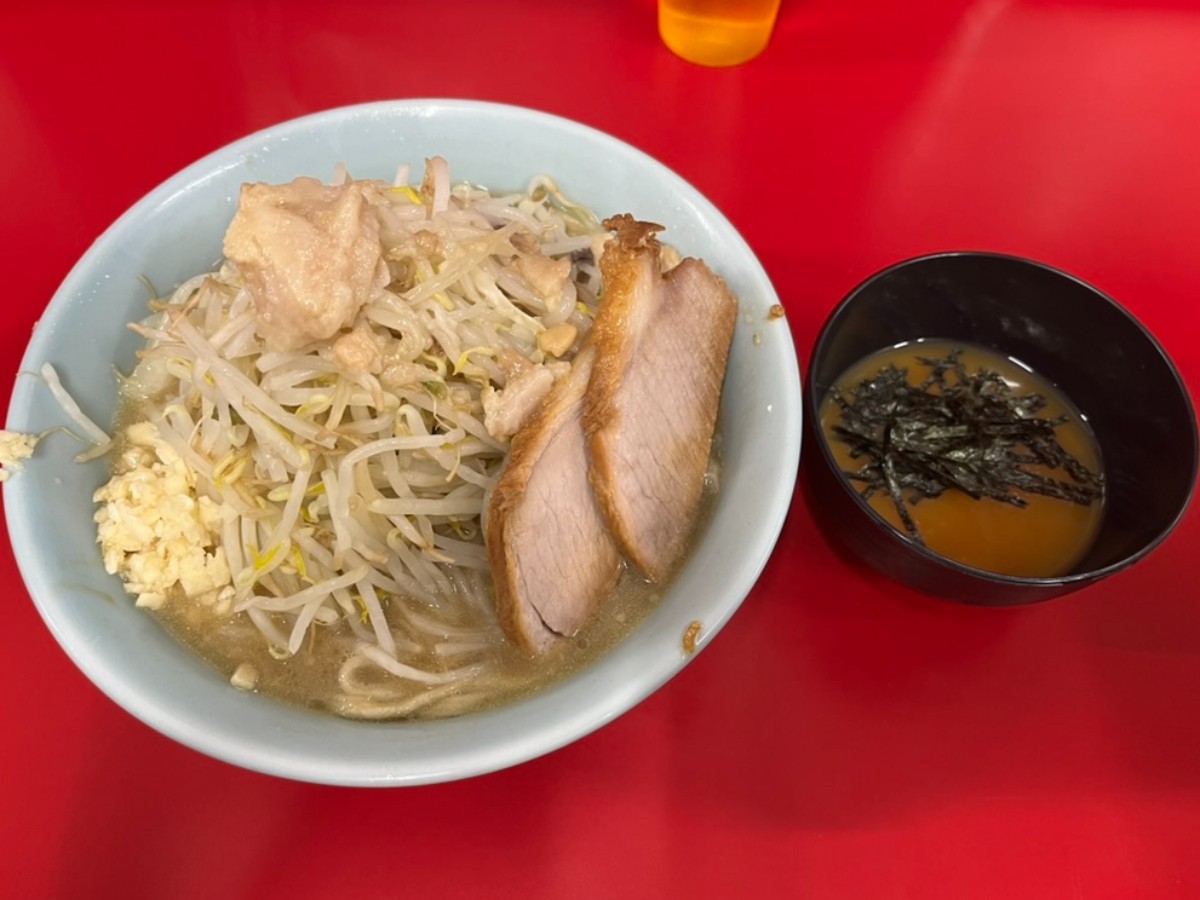 ラーメン二郎新宿歌舞伎町店ラーメン生とじ玉子