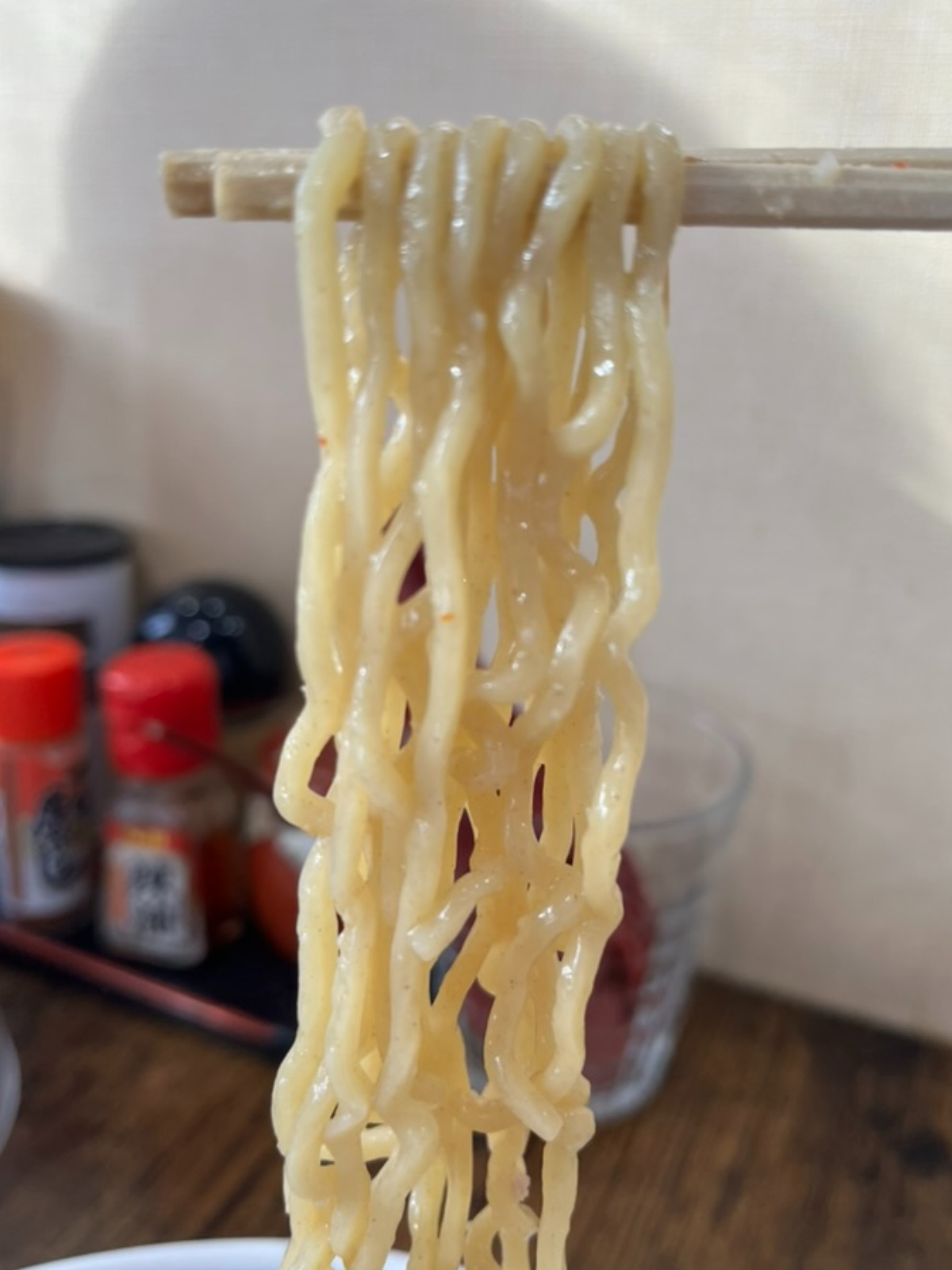 味噌ラーメン雪ぐに麺上げ