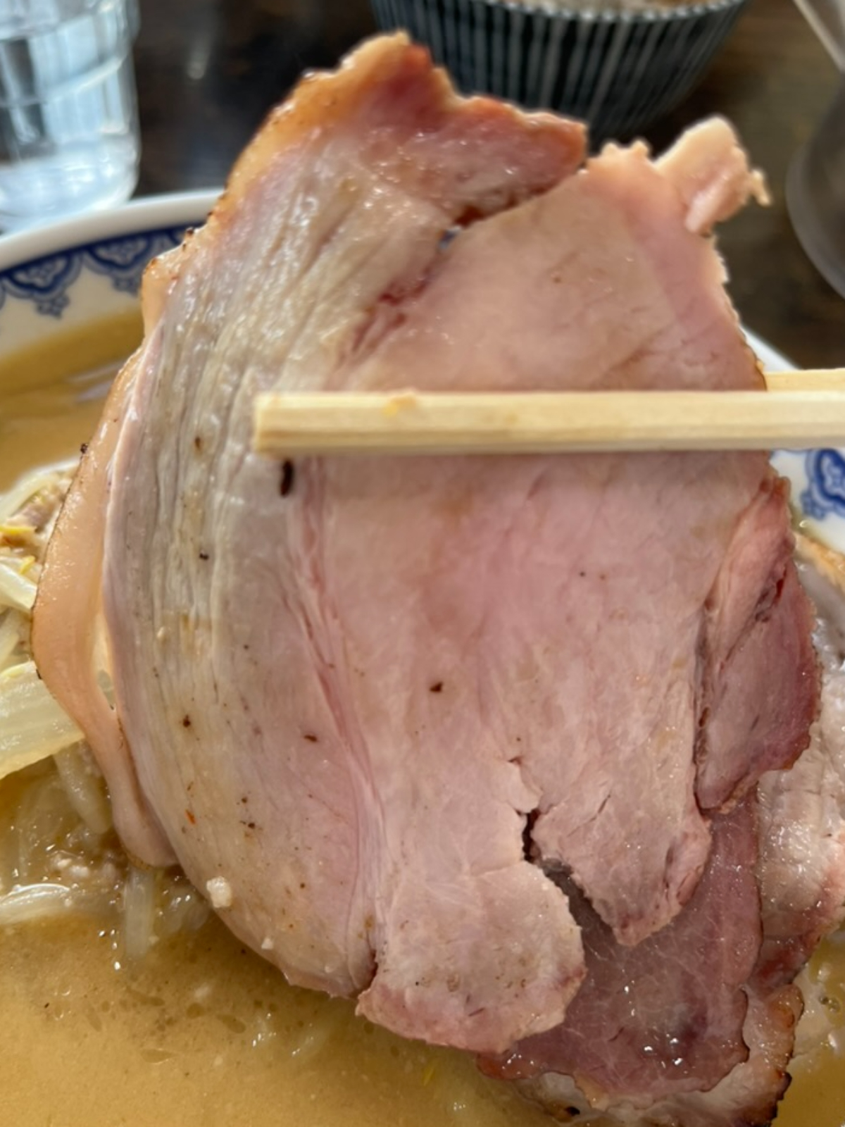 味噌ラーメン雪ぐに肩ロースチャーシュー