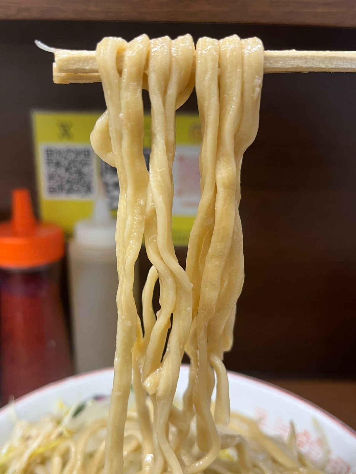 ラーメン二郎横浜関内店麺上げ