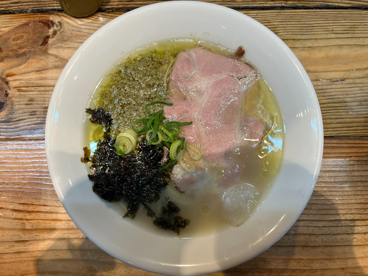 むかん池袋牡蠣塩ラーメン