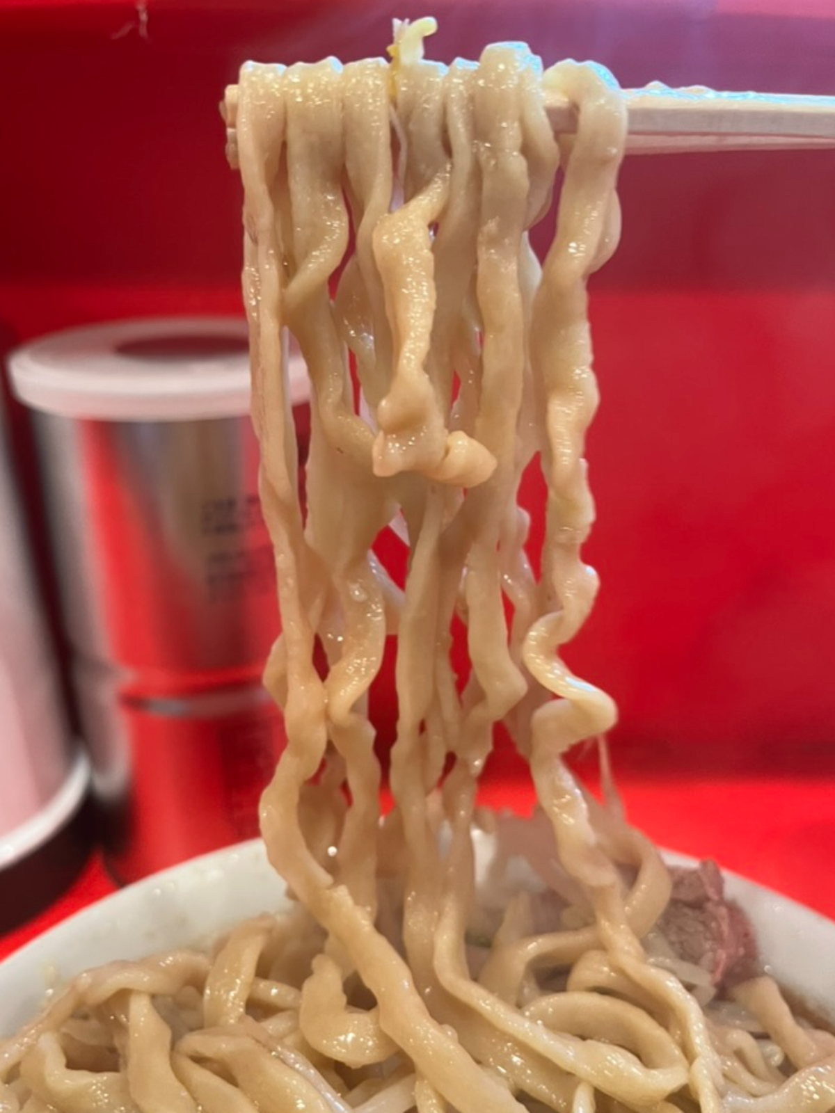 ラーメン二郎府中店麺上げ