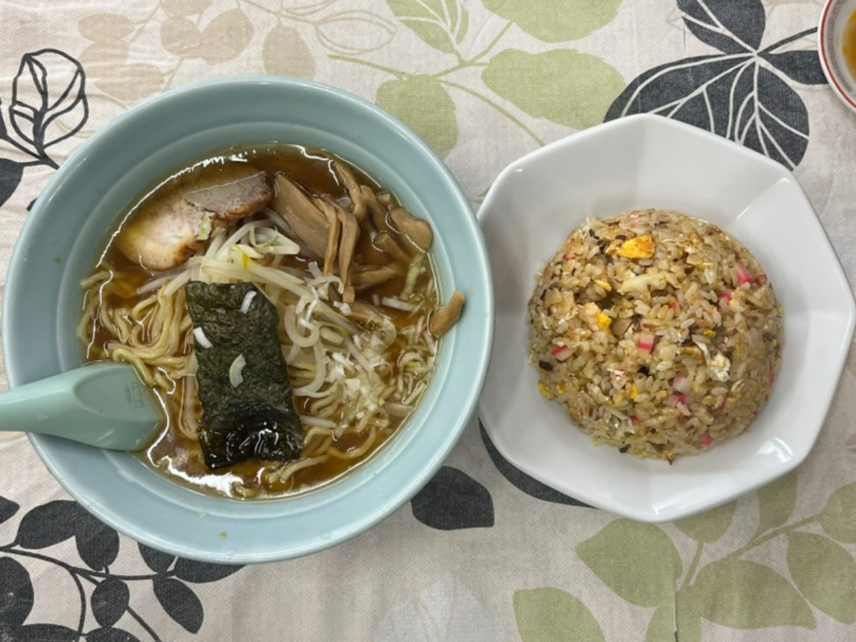慶修正油ラーメンミニチャーハン