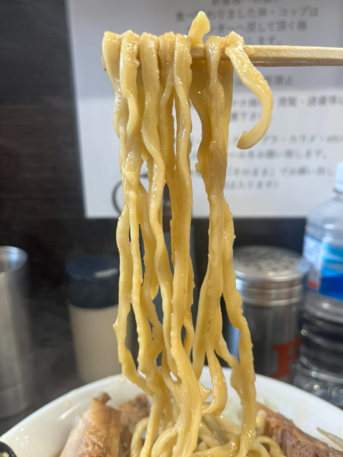 ラーメン二郎川越店麺上げ