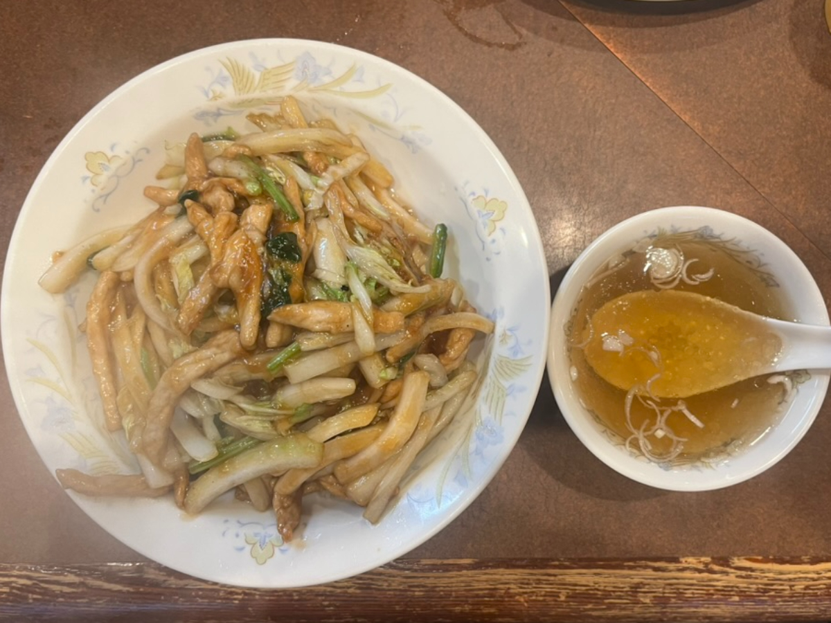 鶏舎肉細切りかけ飯