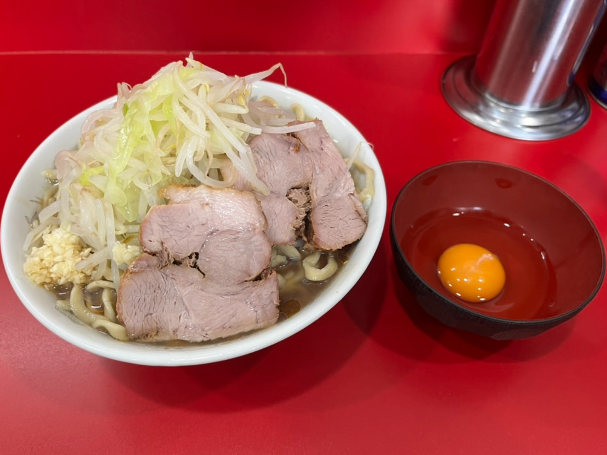 ラーメン二郎生田駅前店小ラーメンスーパーソウスイ生卵