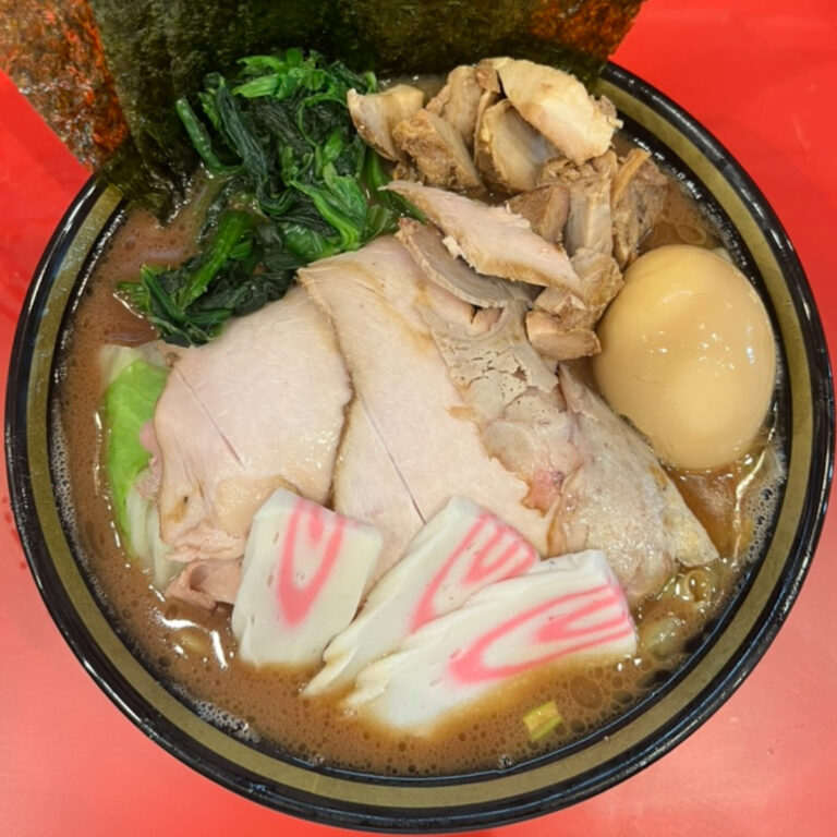 大輝家直伝家系ラーメン大﨑家末広町店特製ラーメン並