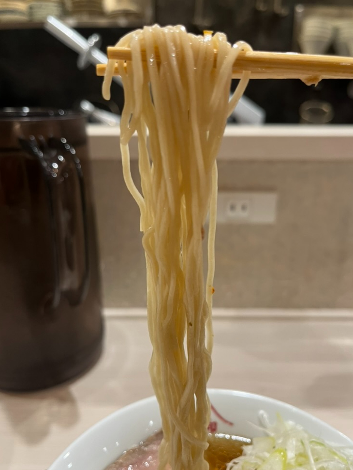御山拉麺麺上げ