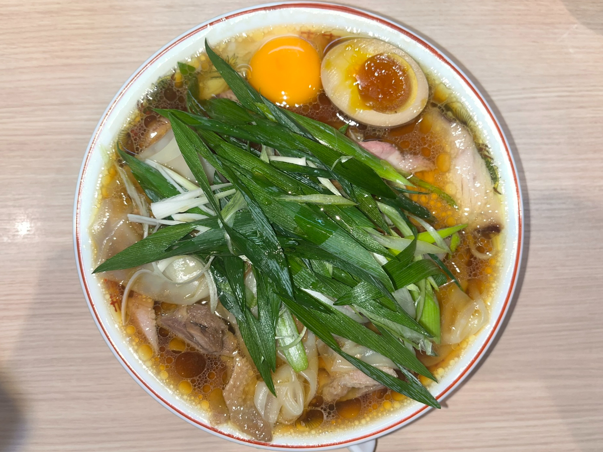 桜上水船越特製老鶏そば笹切り九条ネギ生玉子
