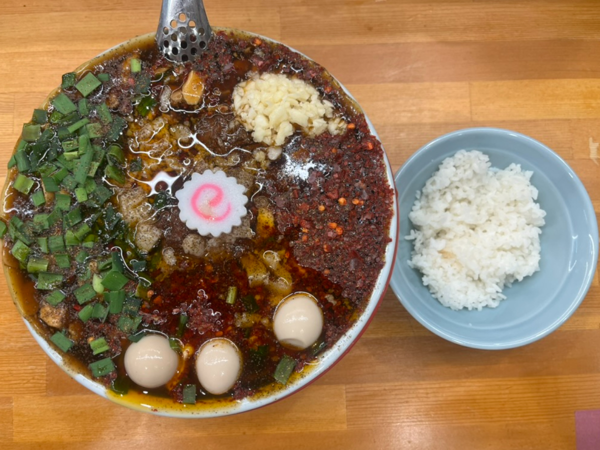 らーめん護什番旨辛痺麺まさお一口ライス