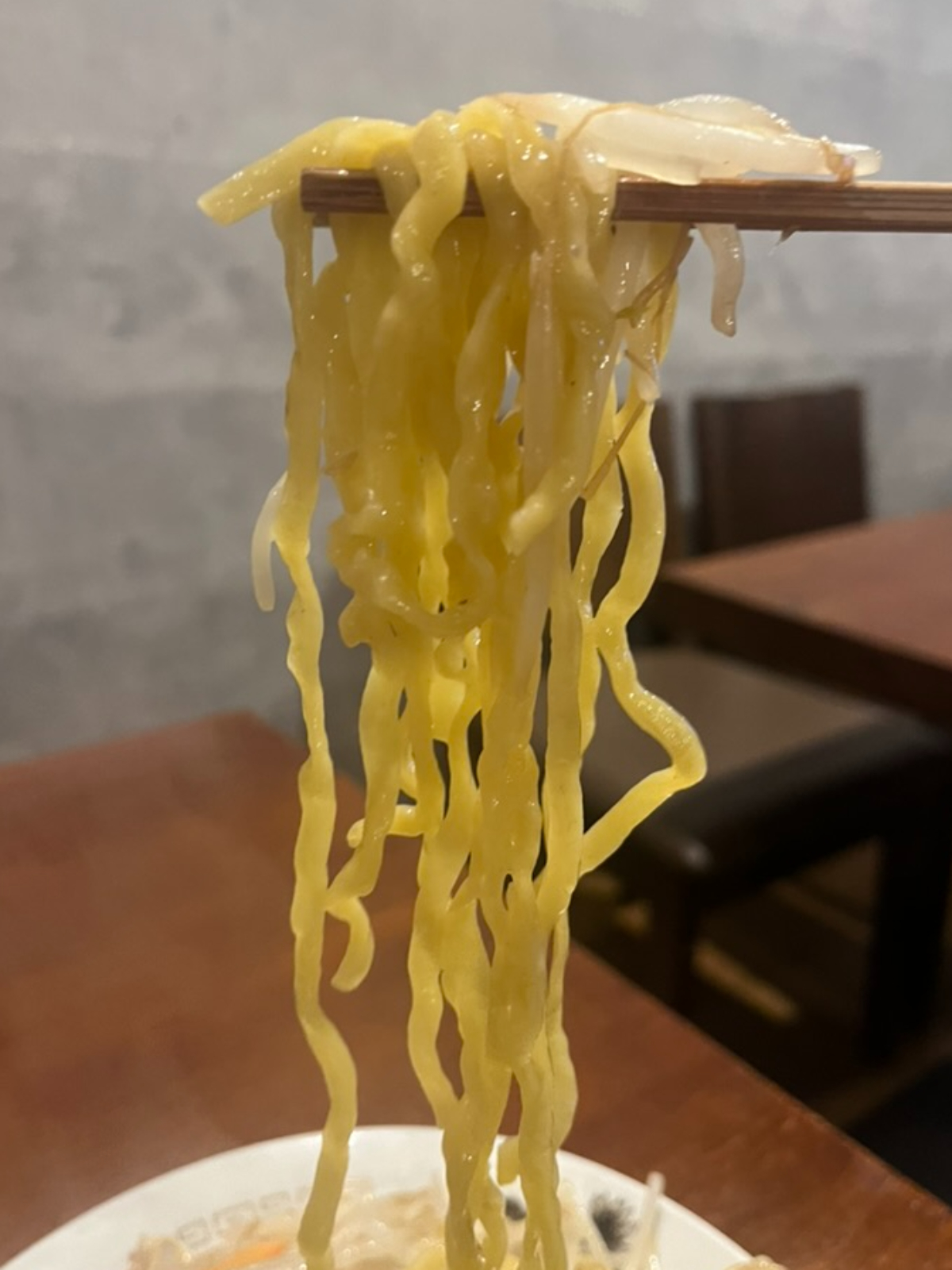 娘娘浦和仲町店炒麺麺上げ