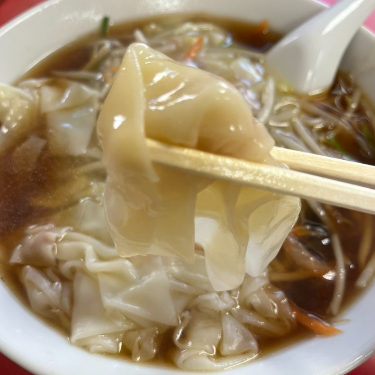 玉泉亭ワンタン