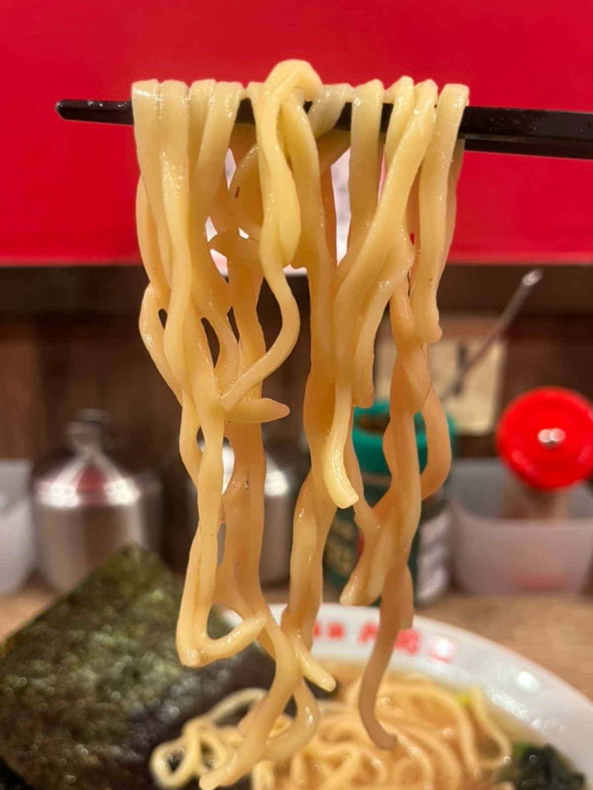 ラーメン六角家トツカーナ店麺上げ