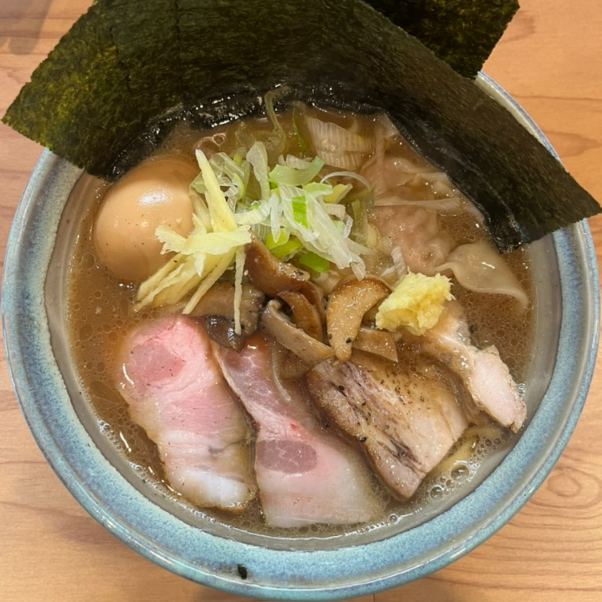 ラーメンパークあずーる特製生姜醤油ラーメン