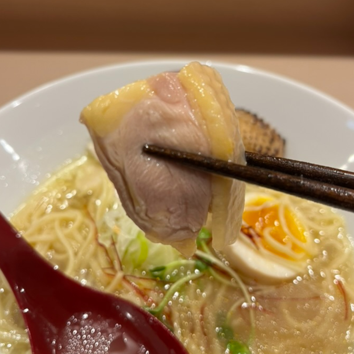 軍鶏拉麺飛天鶏モモチャーシュー