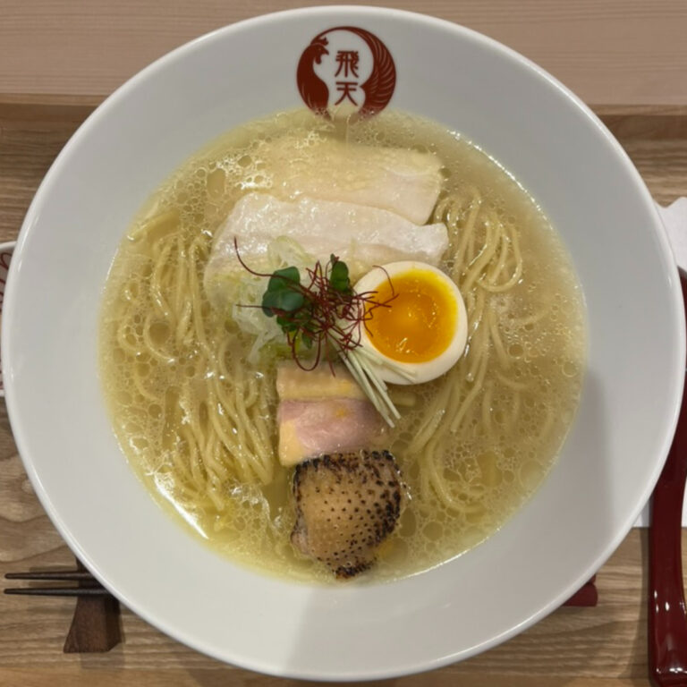 軍鶏拉麺飛天鶏承軍鶏拉麺