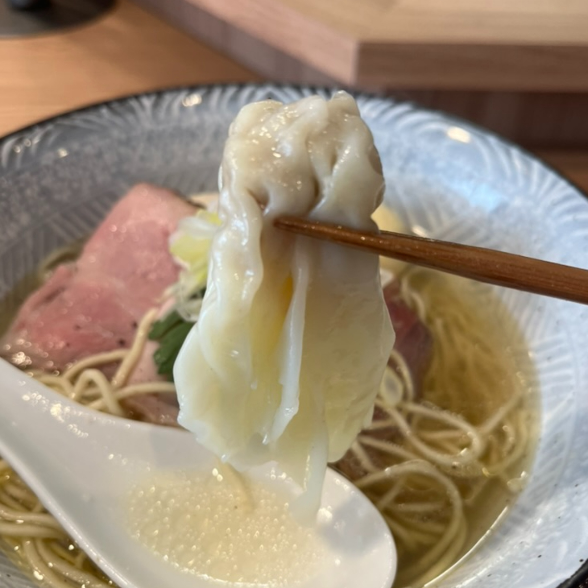 RAMEN紫苑ワンタン
