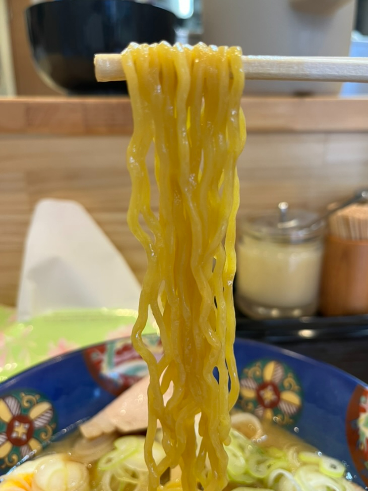 絆ラーメン麺上げ
