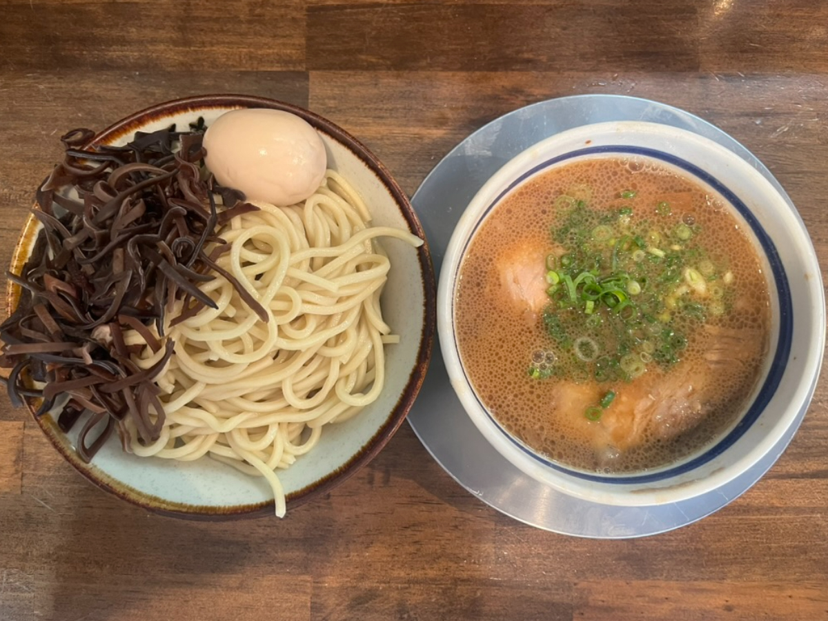 豚骨ラーメン開特製豚骨もりそば
