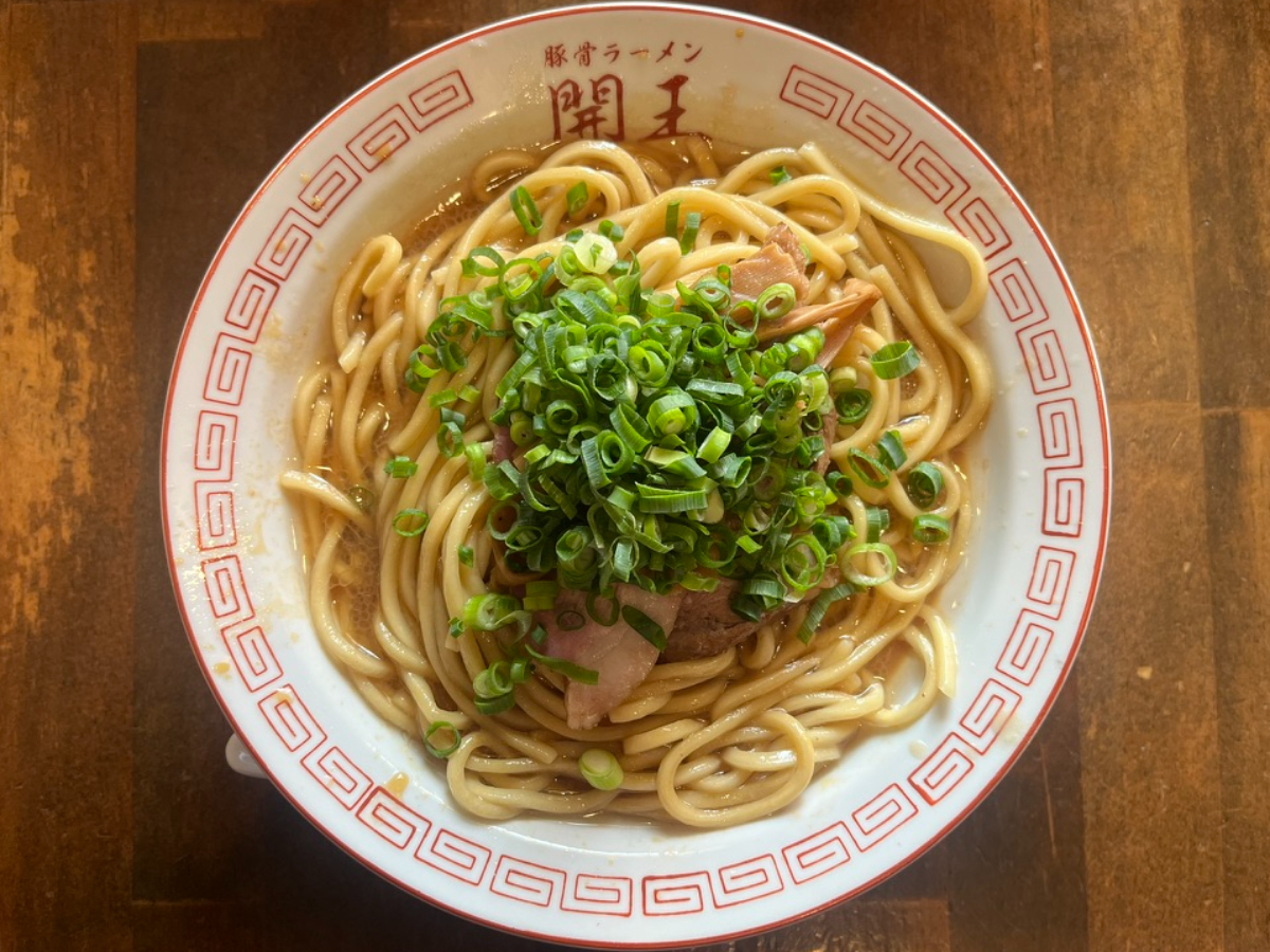 豚骨ラーメン開王皿豚骨