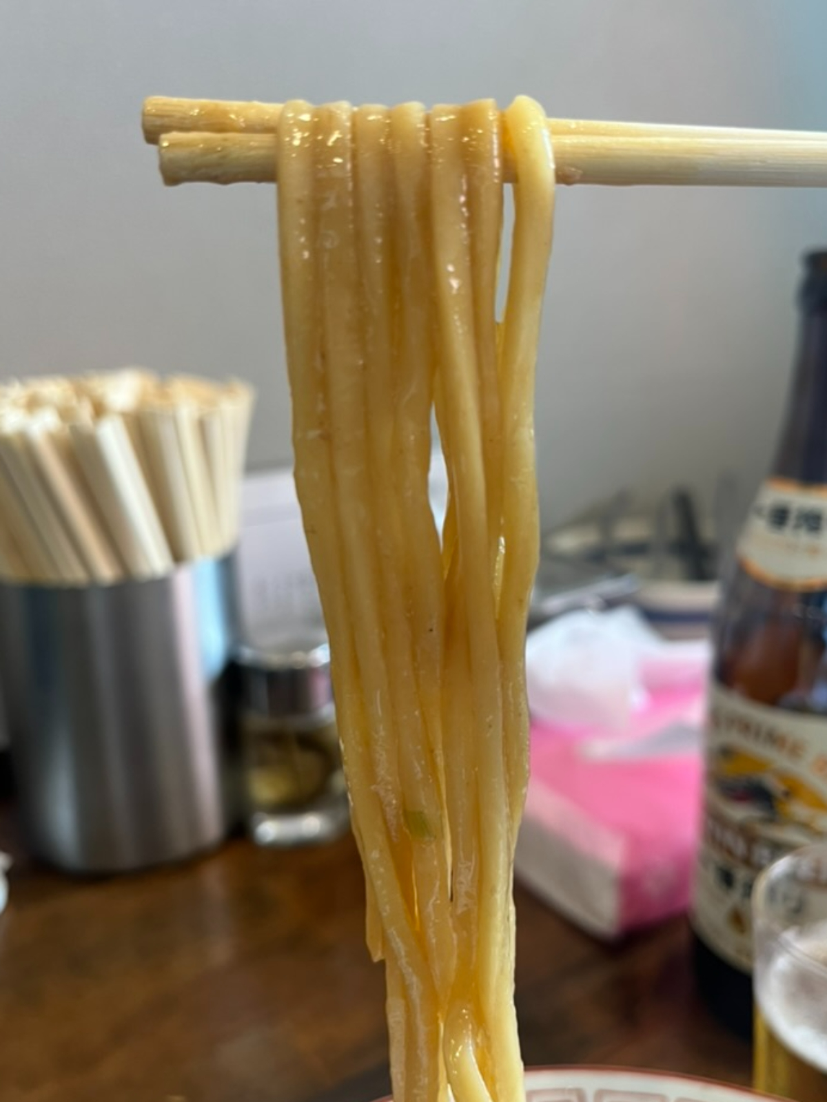 豚骨ラーメン開王皿豚骨麺上げ